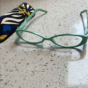 Vera Bradley Green Sunglasses Classic Style